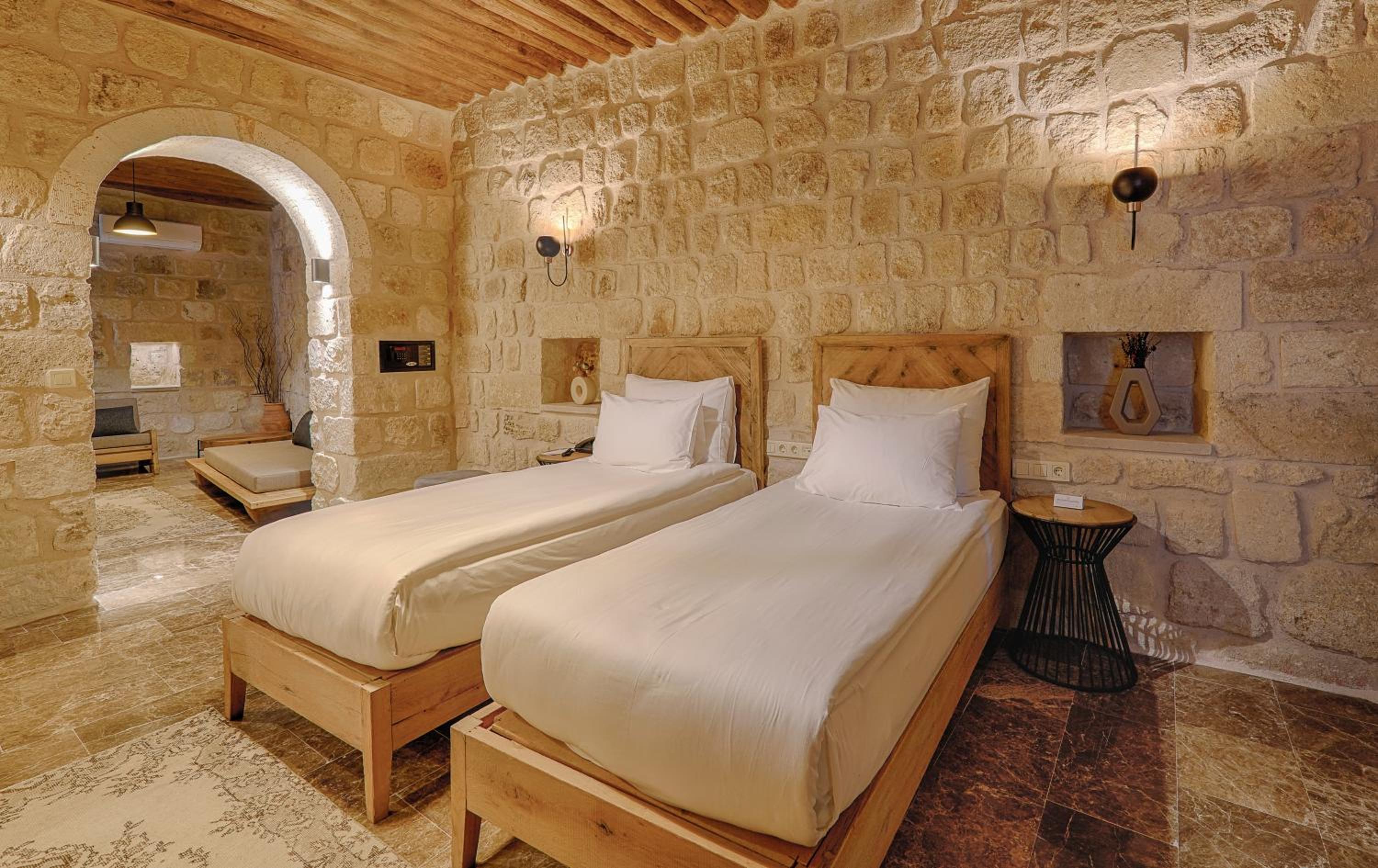 solem cave suites