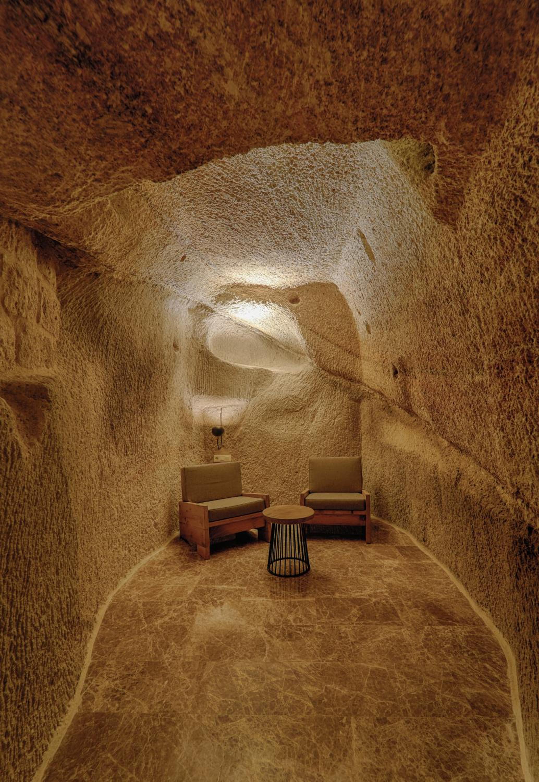 solem cave suites