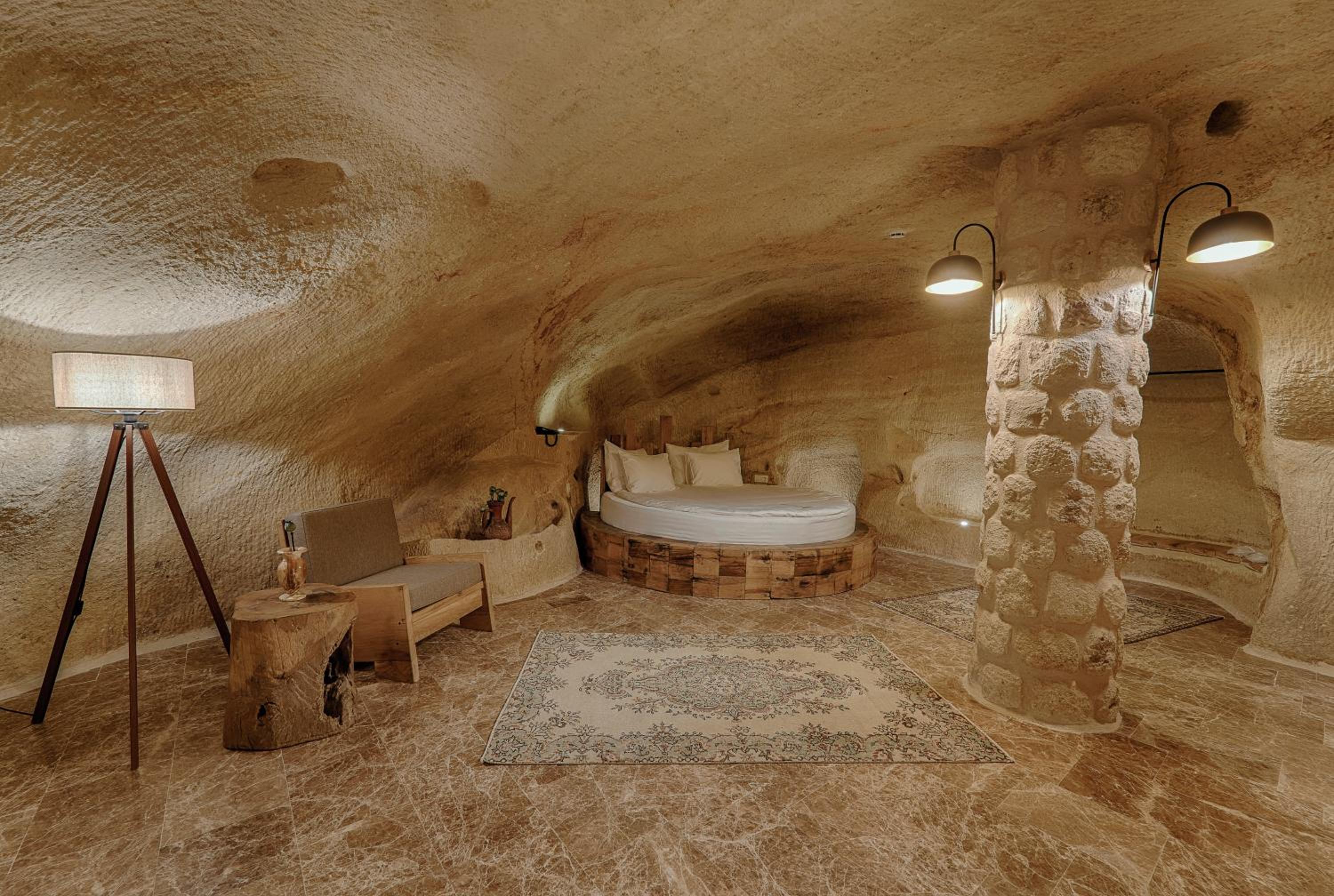 solem cave suites