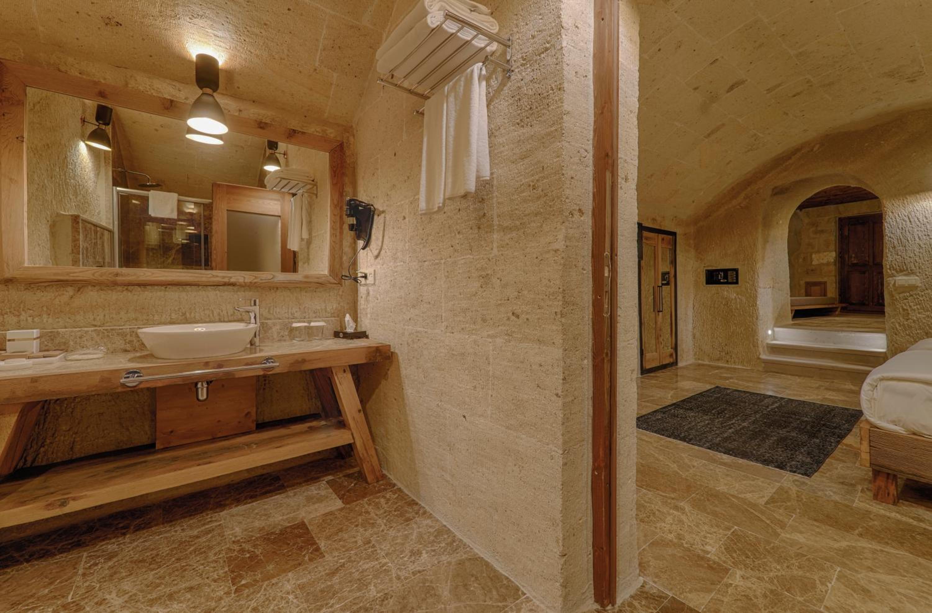 solem cave suites