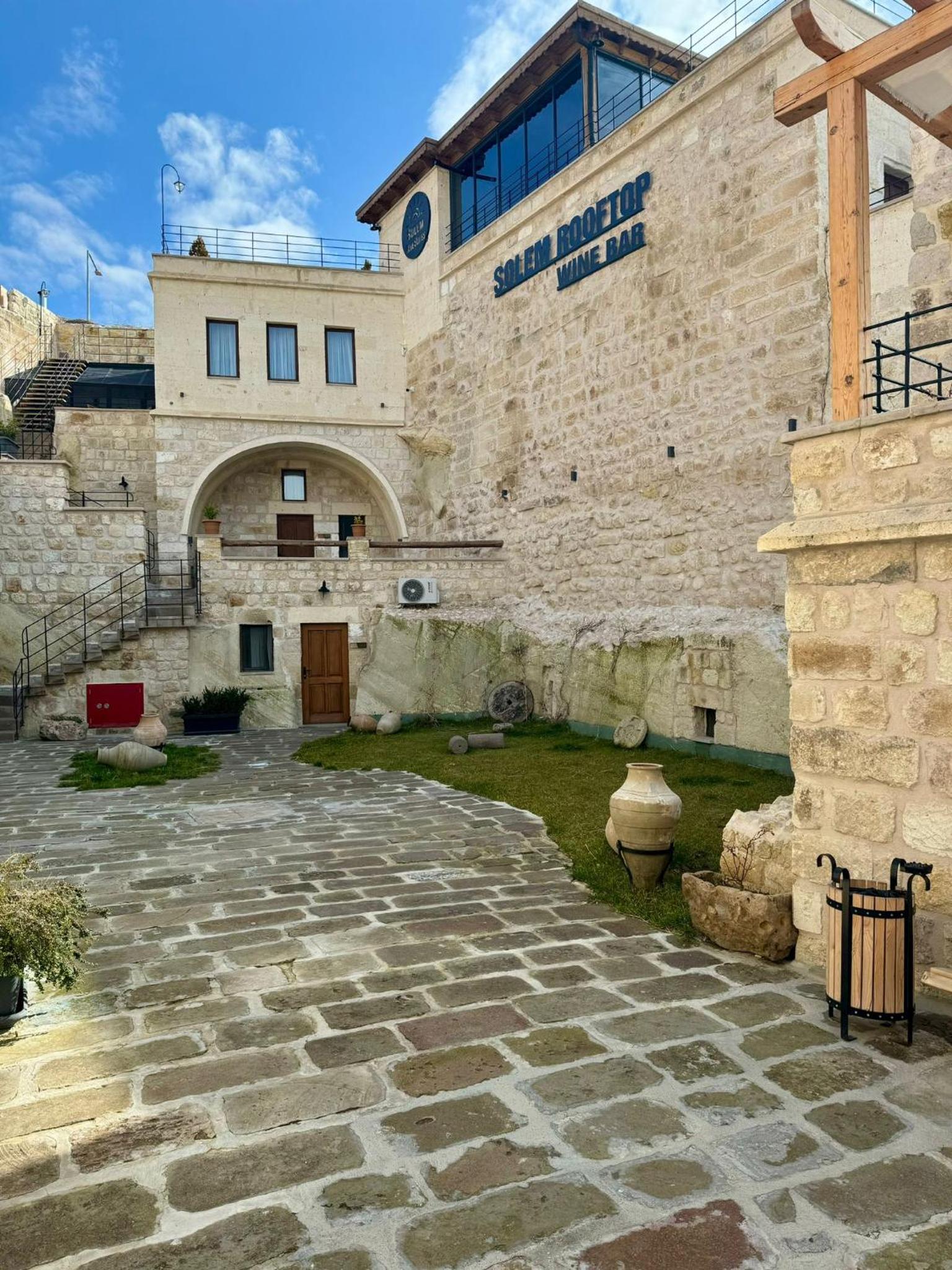 solem cave suites