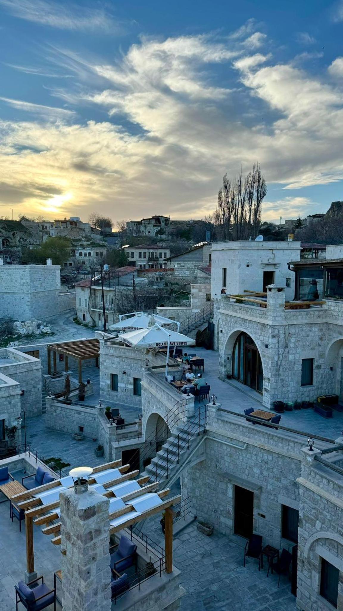 solem cave suites