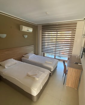 astoria beach hotel