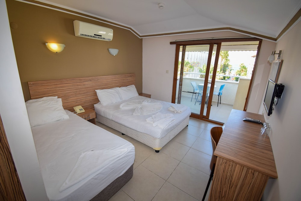 astoria beach hotel