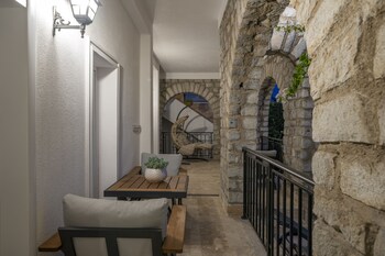 noa suite hotel