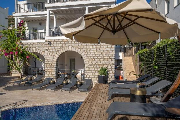 noa suite hotel