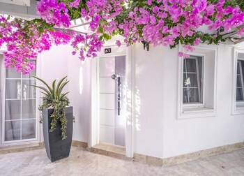 noa suite hotel