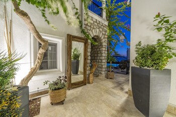 noa suite hotel