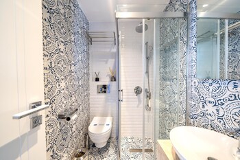 noa suite hotel