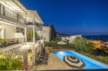 noa suite hotel