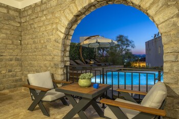 noa suite hotel