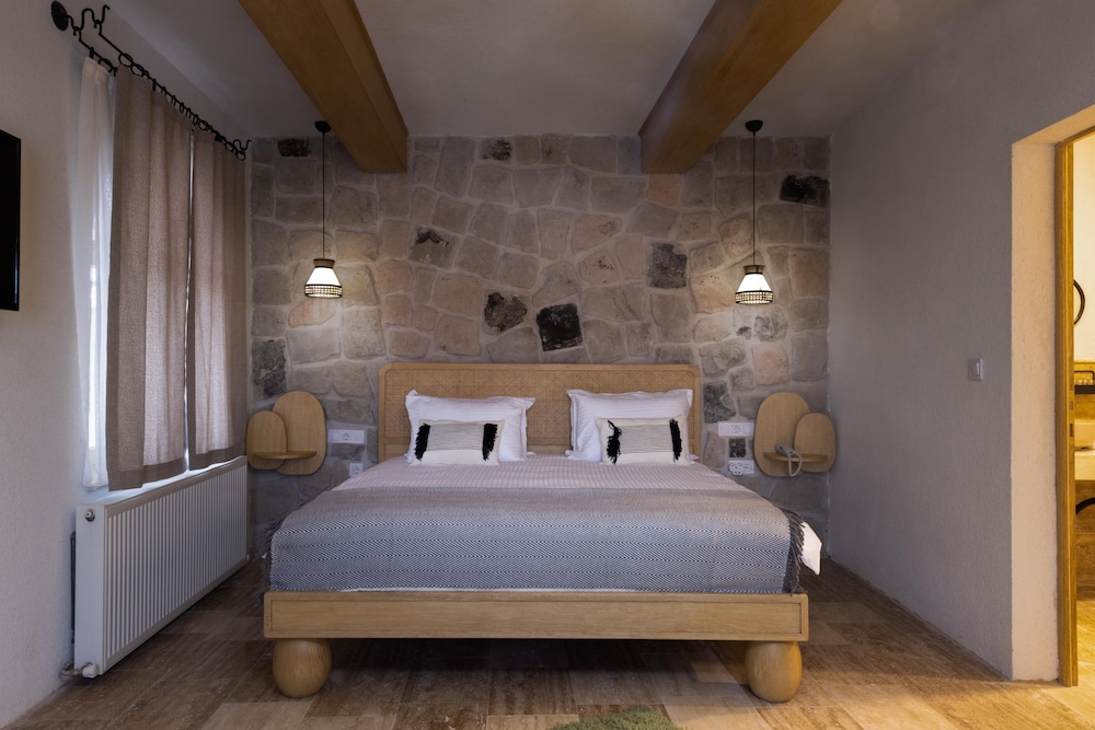 naif hotel adults only