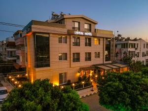 lopera deluxe hotel