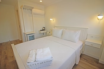 mavrella otel