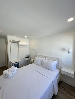 mavrella otel