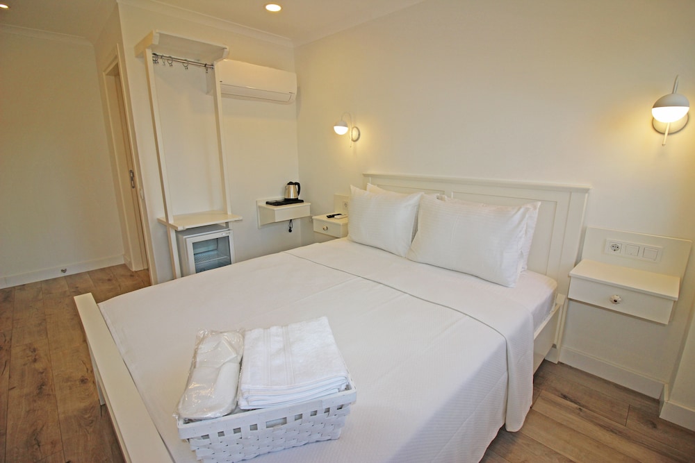 mavrella otel