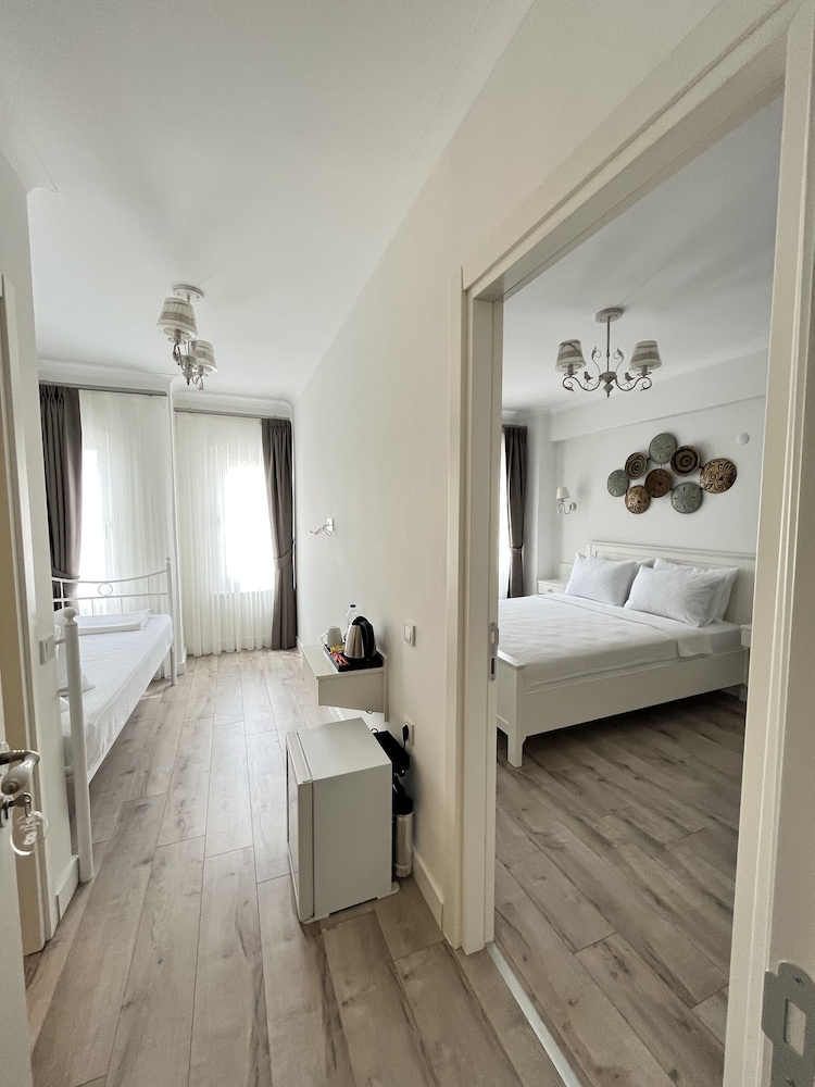 mavrella otel