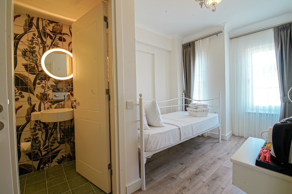 mavrella otel