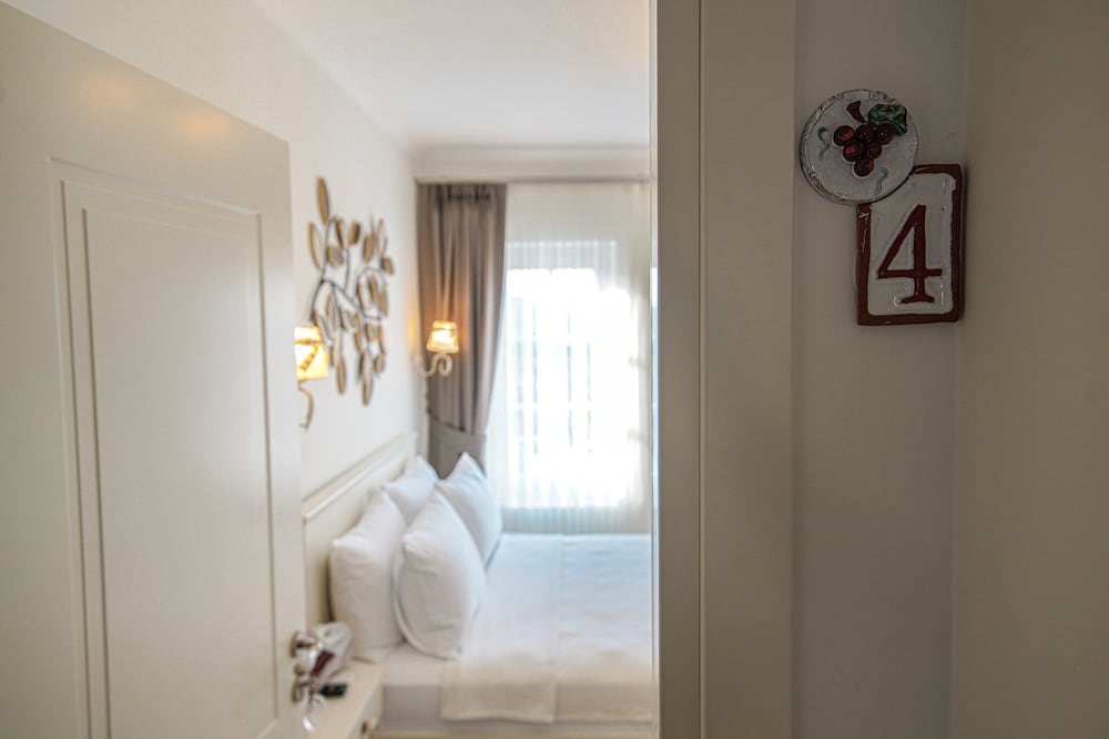 mavrella otel