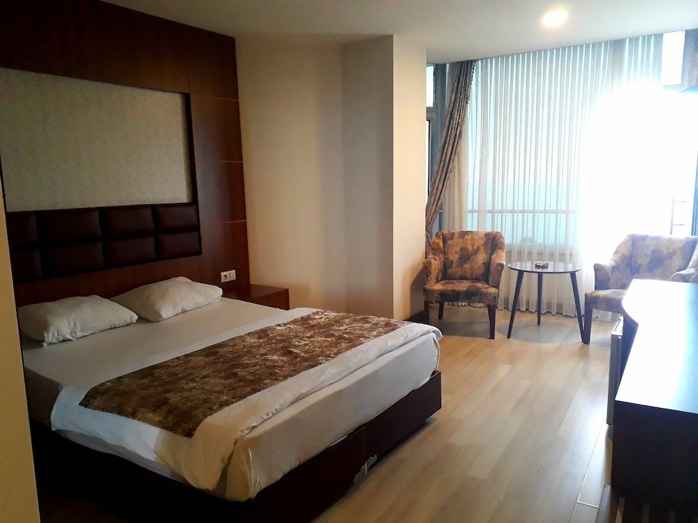 beyaz saray hotel