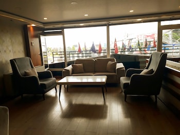 Beyaz Saray Hotel,,1 star