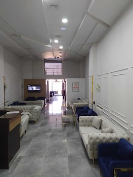 leons hotel