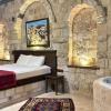 under cave hotel