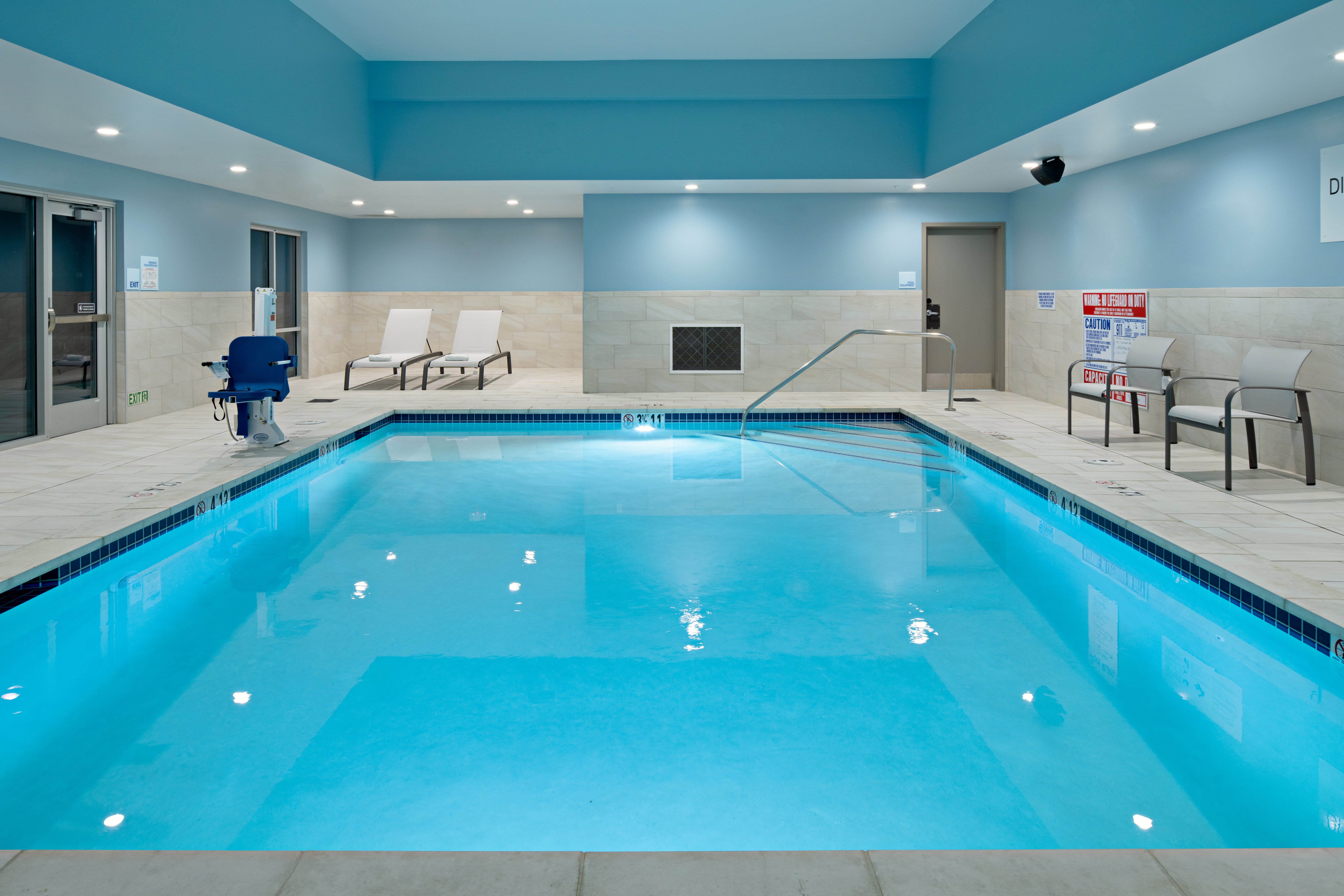 holiday inn express and suites hollister an ihg hotel