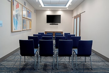 holiday inn express and suites hollister an ihg hotel