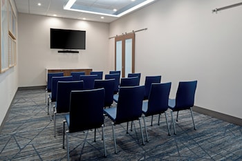 holiday inn express and suites hollister an ihg hotel