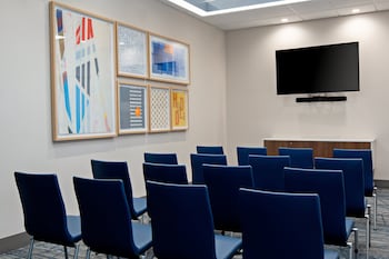 holiday inn express and suites hollister an ihg hotel