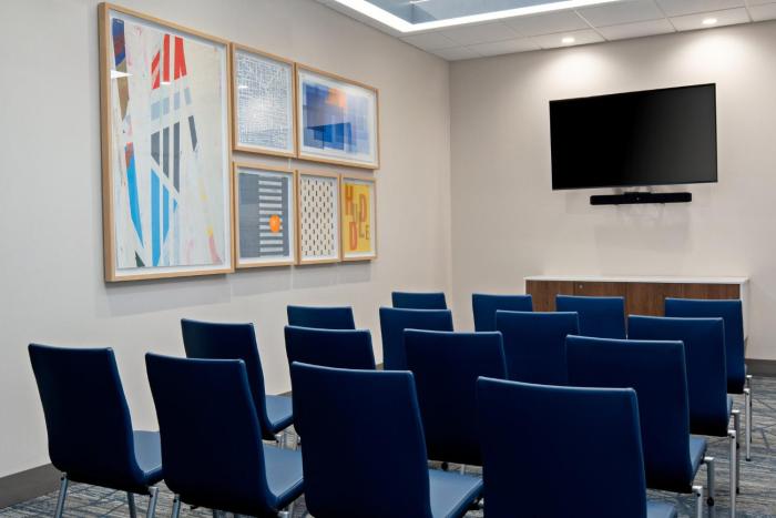 holiday inn express and suites hollister an ihg hotel