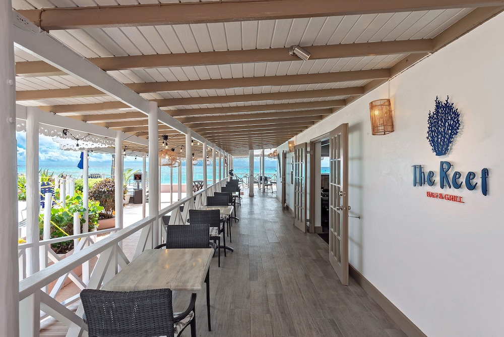 butterfly beach hotel