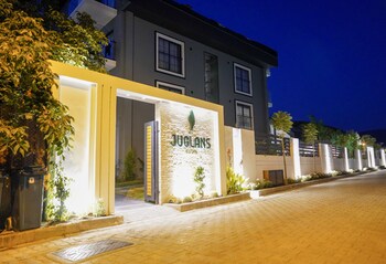 juglans suites
