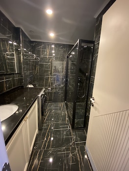 princely suites