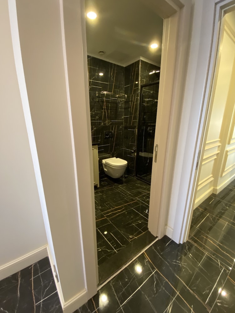 princely suites
