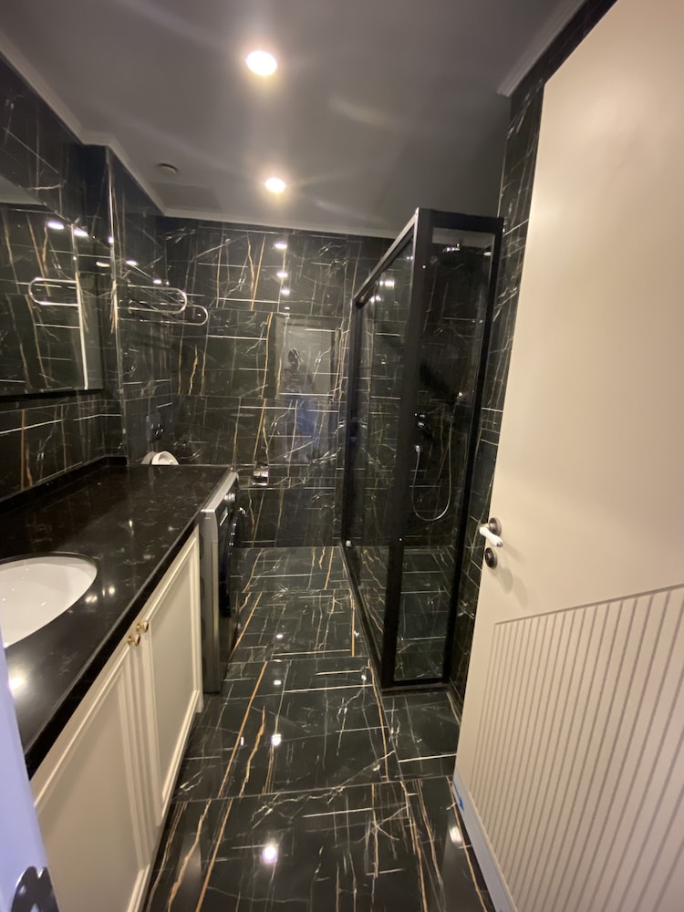 princely suites