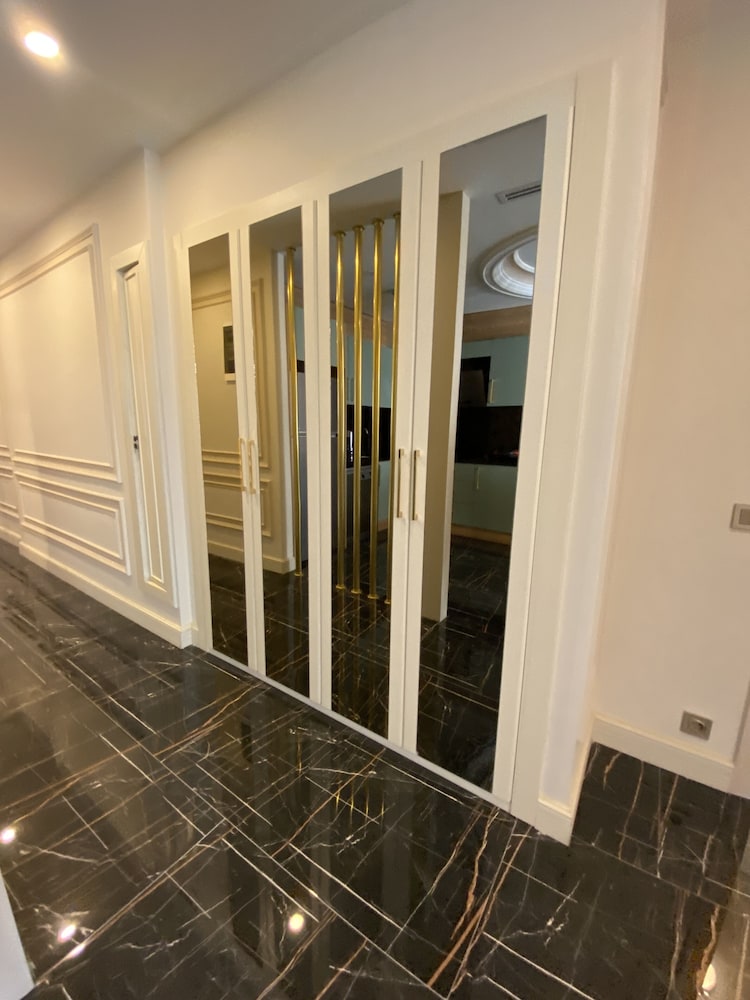 princely suites