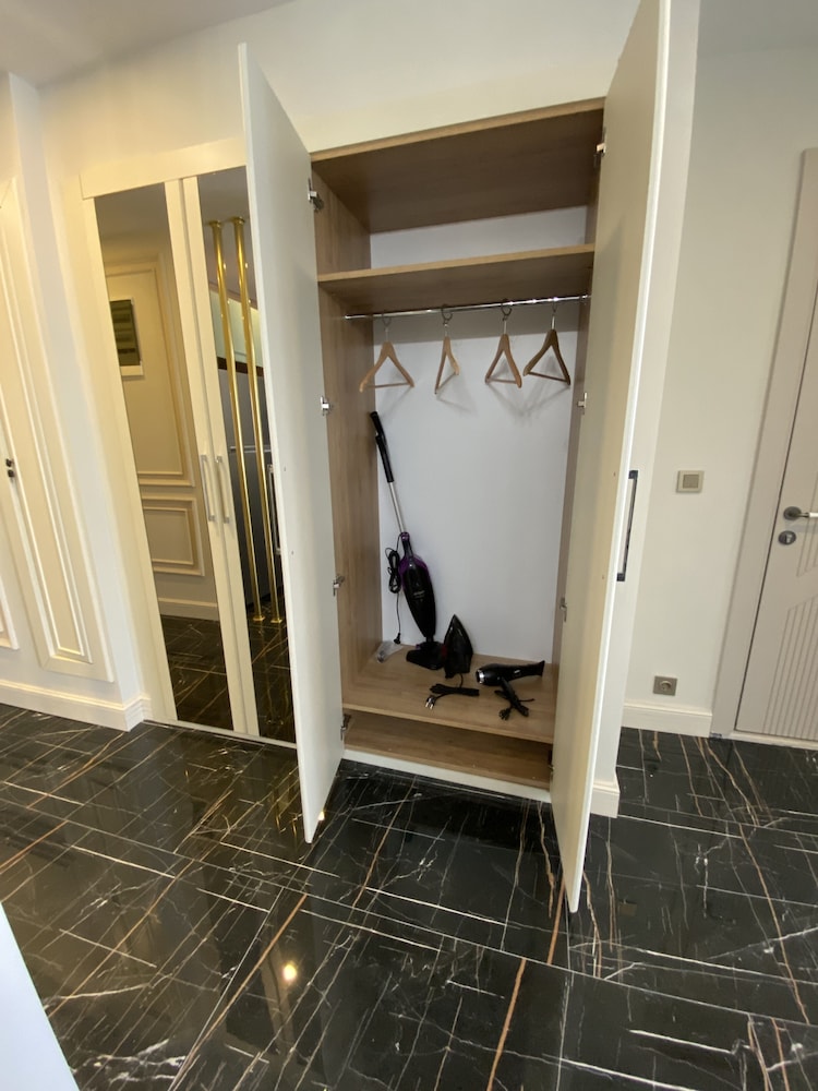 princely suites