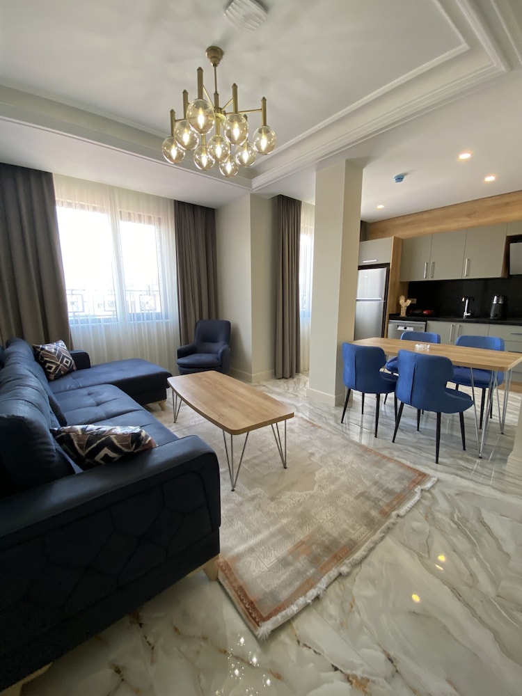 princely suites