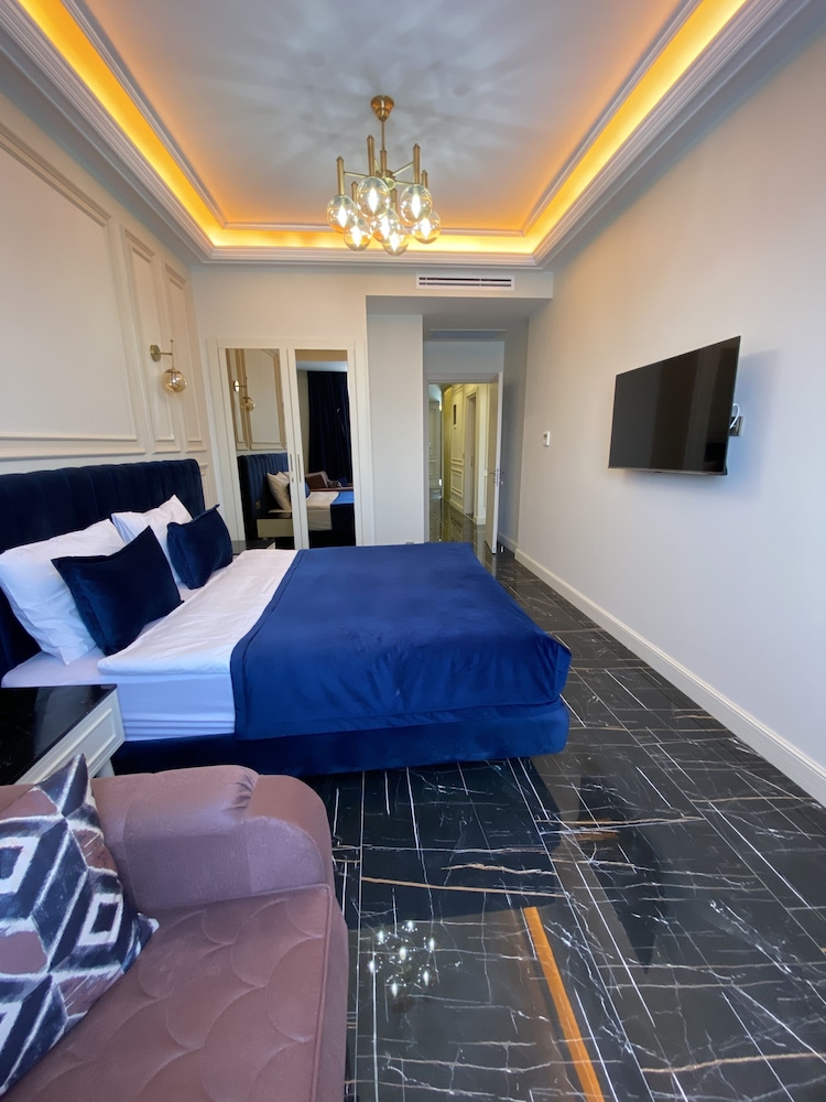princely suites