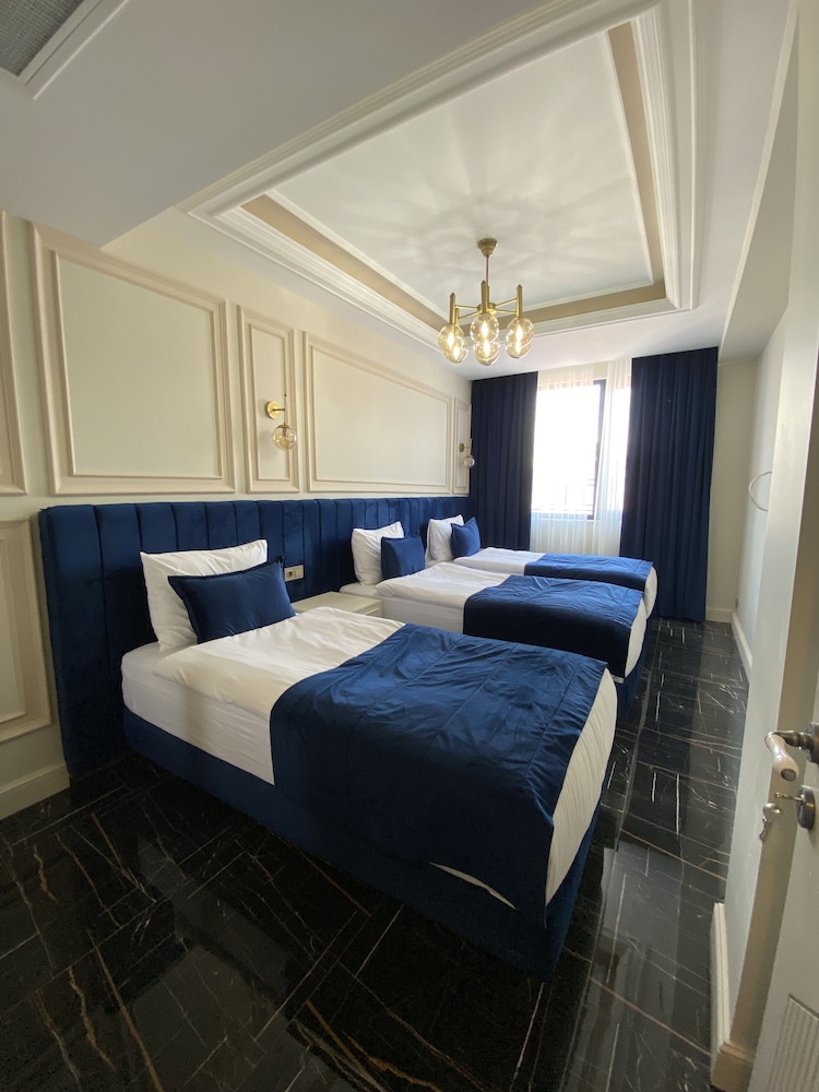 princely suites