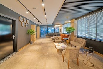 city moonlight apart hotel