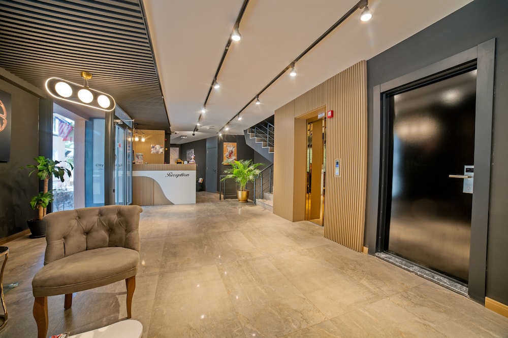 city moonlight apart hotel