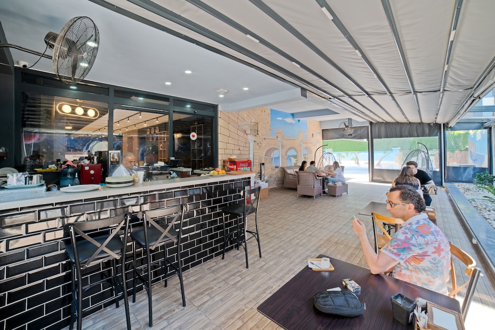 city moonlight apart hotel