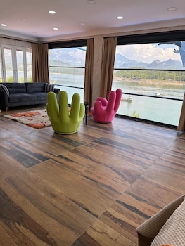 dolphin boutique hotel and restaurant