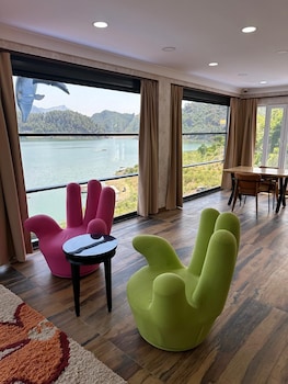 dolphin boutique hotel and restaurant