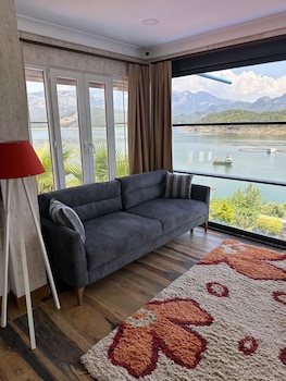 dolphin boutique hotel and restaurant