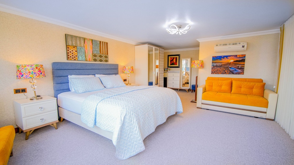 dolphin boutique hotel and restaurant