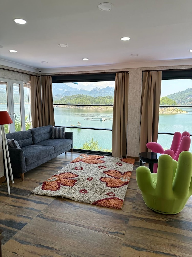 dolphin boutique hotel and restaurant